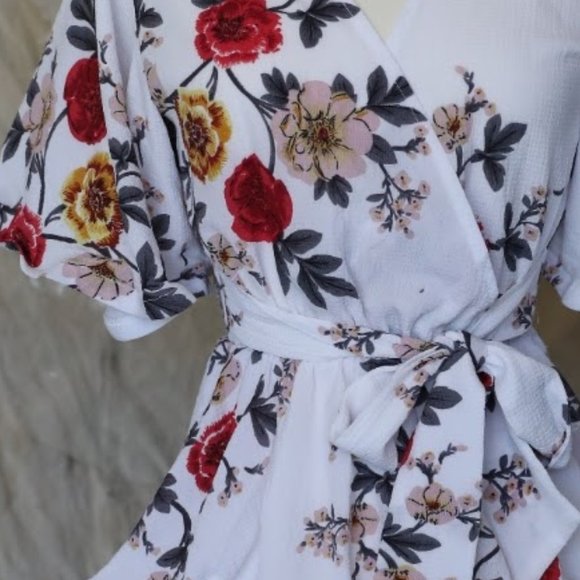 Ouevre Short Sleeve Wrap Blouse sz S - Picture 3 of 5